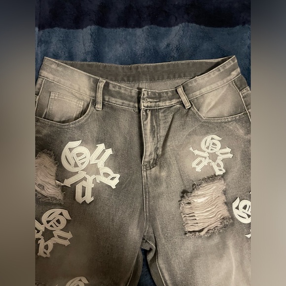 Embroidered Ripped Jeans - Picture 3 of 9